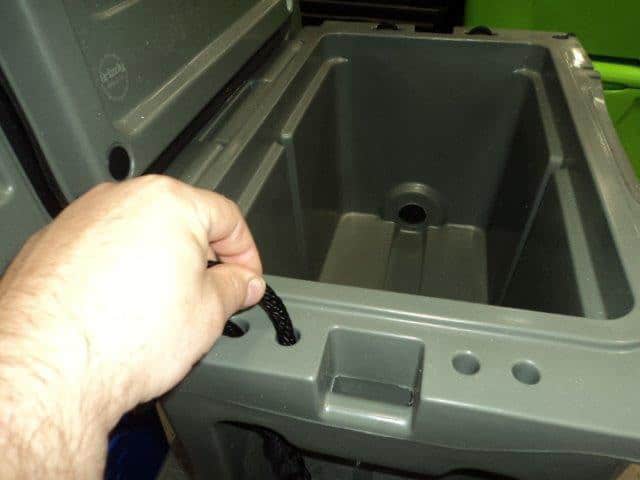 grizzly cooler rope handle, how to install step 2
