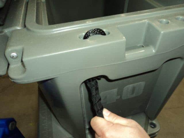 grizzly cooler rope handle, how to install step 4