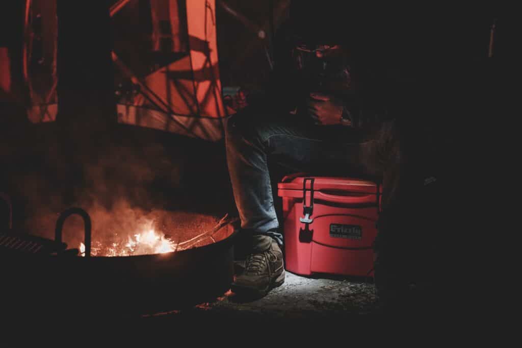 how to build a campfire safely