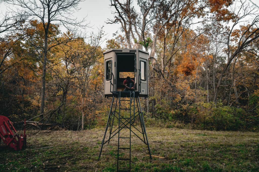 elevated hunting blind with tower kit