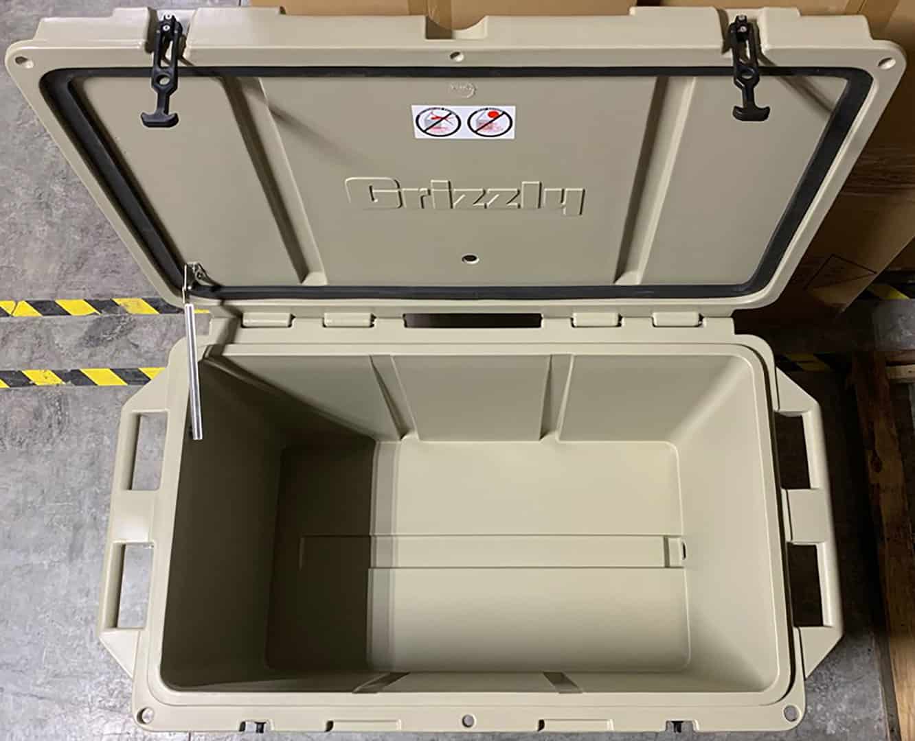 Grizzly 400 Cooler Lid Prop Installation Guide, completed lid prop installation top view of cooler with lid open