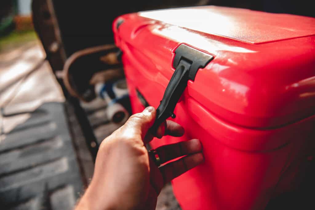 best cooler features to look for, latching system