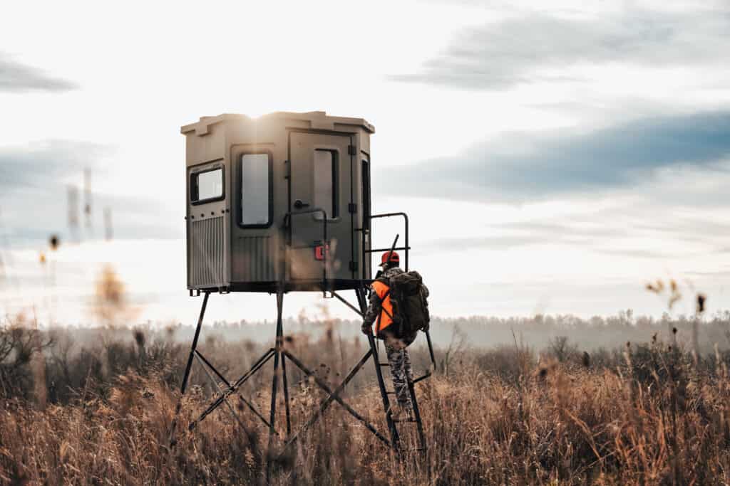 women hunting