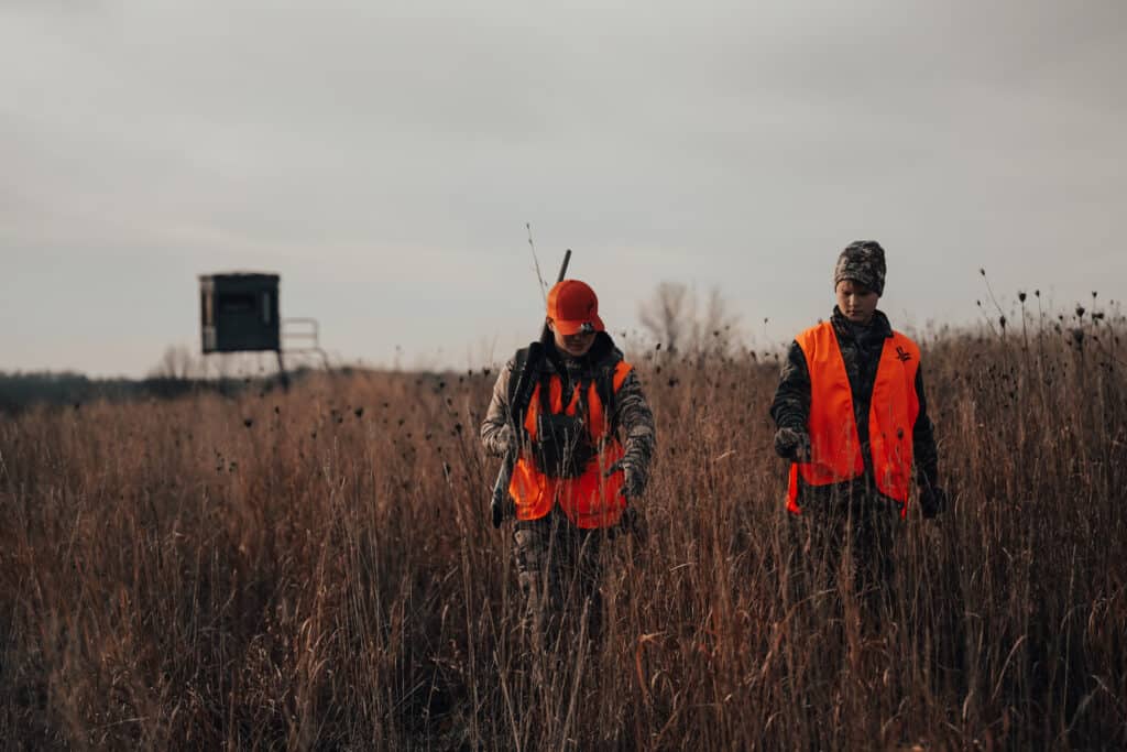 women hunting